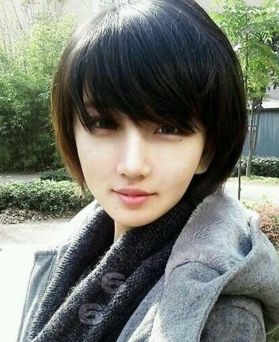 站在路上離奇被撞，見識了什么叫飛來橫禍，這人比王寶強離婚還郁悶