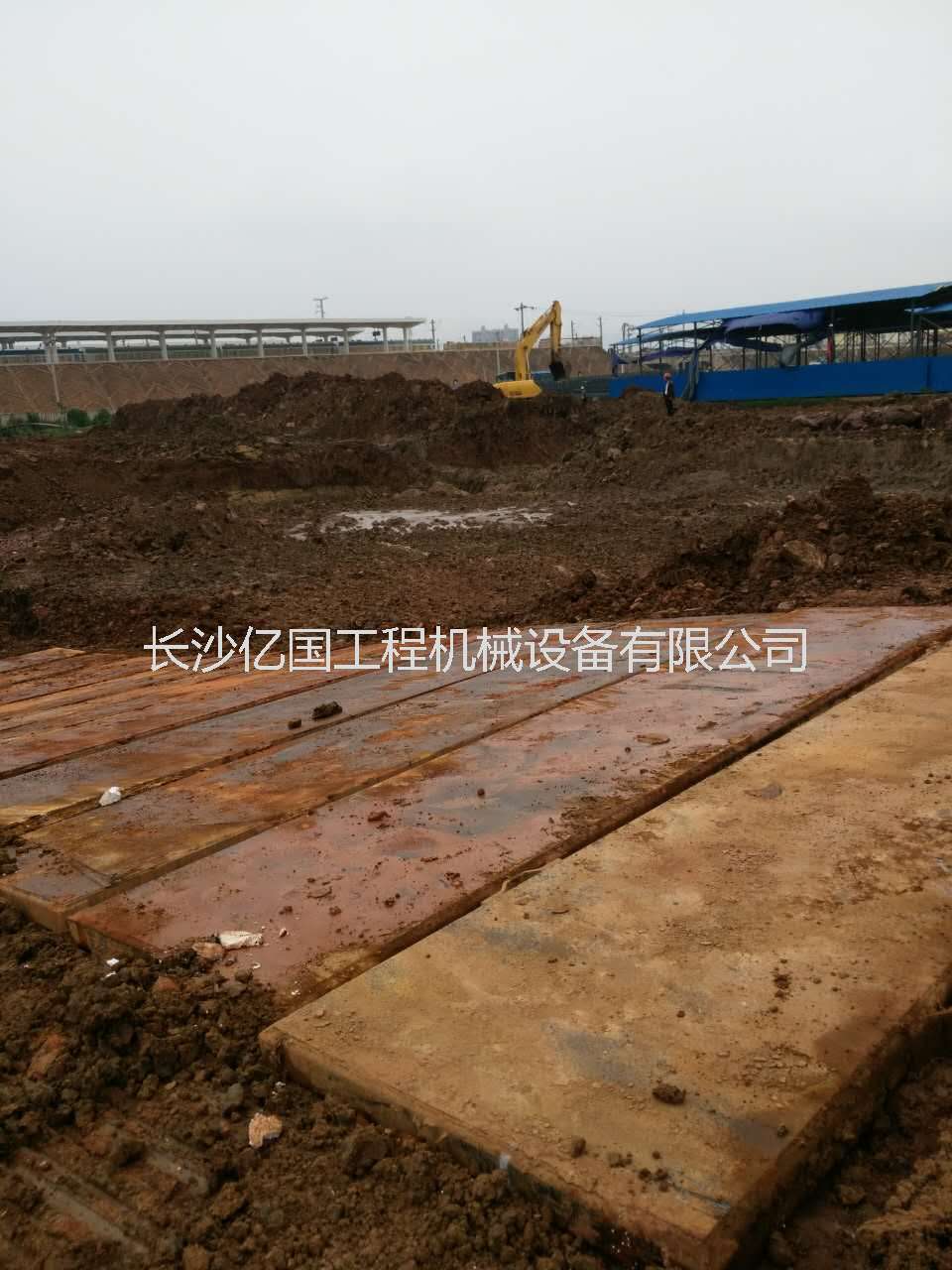 中華人民共和國水利部新聞特寫(xiě)：路基箱：讓挖掘機挺進(jìn)泥石流堰塞體
